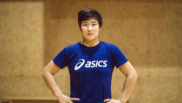 Чемпионка мира по женской борьбе среди юниоров Айпери Медет кызы - Sputnik Кыргызстан