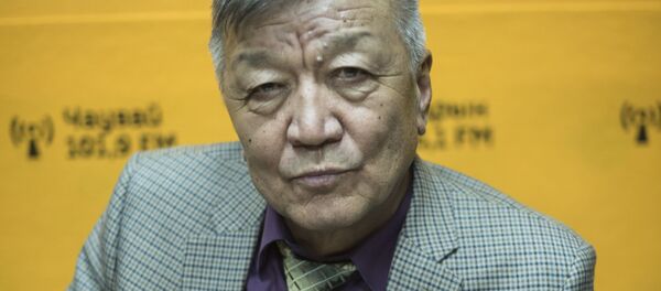 Директор Института сейсмологии Национальной академии наук КР Канатбек Абдрахматов во время интервью на радио Sputnik Кыргызстан - Sputnik Кыргызстан