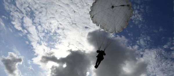 Международные тактические учения ВДВ в Витебске - Sputnik Кыргызстан