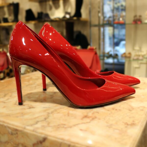 Dolce & Gabbana, 41 800 сомов Dolce & Gabbana, 41 800 сомов - Sputnik Кыргызстан