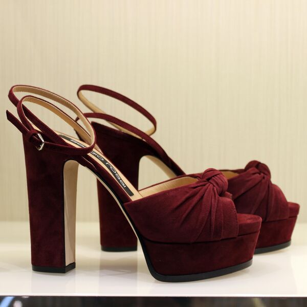 Sergio Rossi, 76 900 сомов Sergio Rossi, 76 900 сомов - Sputnik Кыргызстан