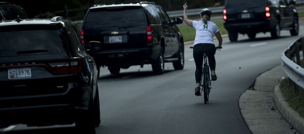 Кортеж президента США Дональда Трампа в Стерлинге - Sputnik Кыргызстан