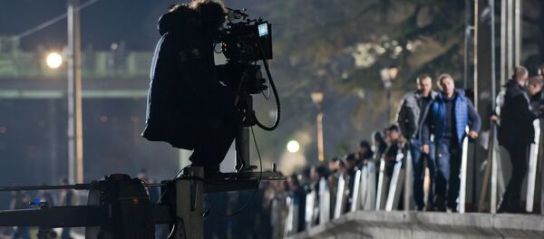 Кинооператор в процессе съемок фильма. Архивное фото - Sputnik Кыргызстан