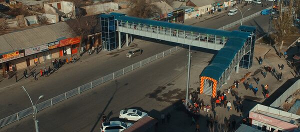 Открылся первый пешеходный мост в Бишкеке — как он выглядит - Sputnik Кыргызстан