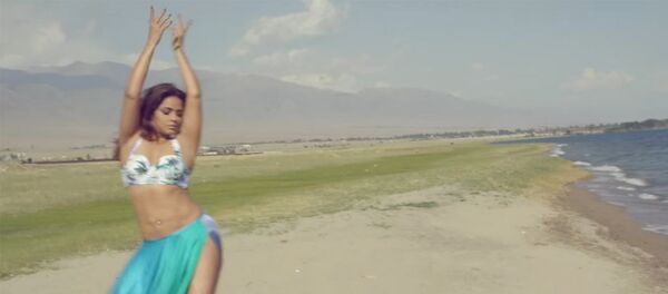 Болливуд ырчысы Ысык-Көлдө тартылган клибин жарыялады - Sputnik Кыргызстан