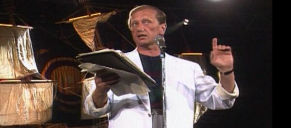 Выступление Михаила Задорного в Ялте в 1992 году. Архивные кадры - Sputnik Кыргызстан