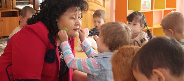 Директор детского дома Умит Майра Бейсеканова - Sputnik Кыргызстан