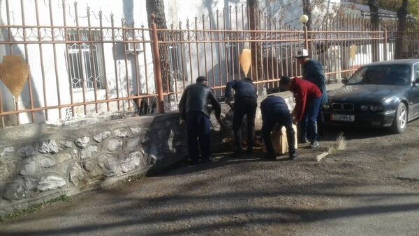 В Джалал-Абадской области 13 человек задержаны за хулиганство на пять суток и приговорены к общественным работам - Sputnik Кыргызстан