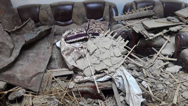 Бетонная плита упала на жилой дом в селе Новопавловка - Sputnik Кыргызстан