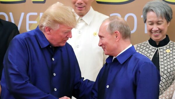 АКШнын президенти Дональд Трамп жана Россиянын лидери Владимир Путин. Архив - Sputnik Кыргызстан