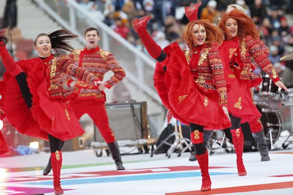 Артисттер Москвада өткөн Россия бириктирет митинг-концертине катышып жатат. - Sputnik Кыргызстан
