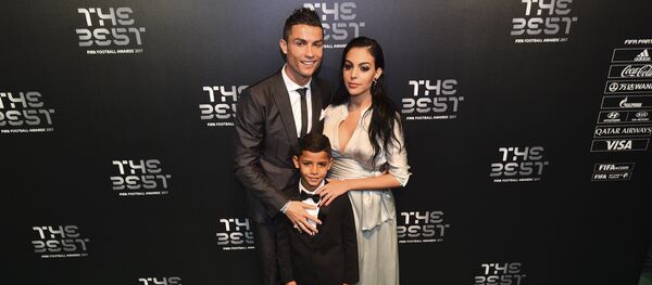 Нападающий Реал Мадрида и Португалии Криштиану Роналду Нападающий Реал Мадрида и Португалии Криштиану Роналду - Sputnik Кыргызстан