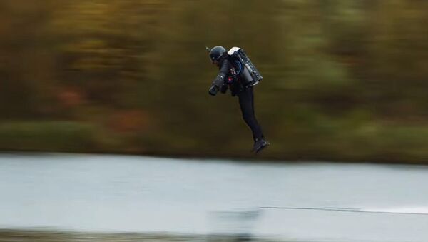 Человек пролетел со скоростью 51 км/ч, установив мировой рекорд — видео - Sputnik Кыргызстан
