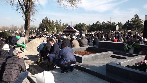 Похороны депутата ЖК Улана Чолпонбаева — видео - Sputnik Кыргызстан