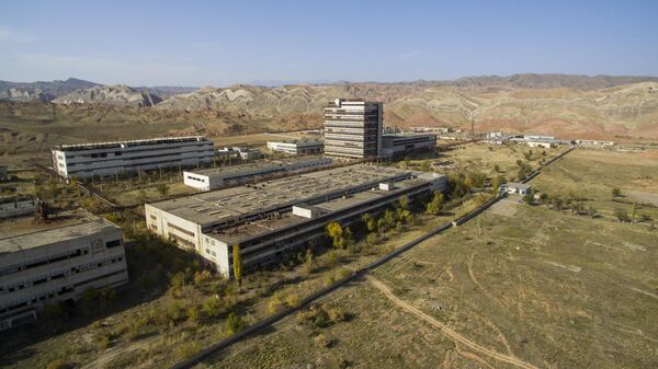 Таш-Көмүрдөгү Кристалл заводу. Архив - Sputnik Кыргызстан