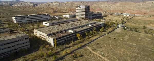 Урайын деп калган бул имараттар Кристалл ачык акционердик коомуна таандык - Sputnik Кыргызстан