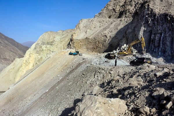 Строительство альтернативной автодороги Север-Юг - Sputnik Кыргызстан