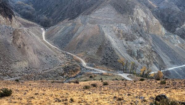 Автомобильная дорога. Архивное фото - Sputnik Кыргызстан