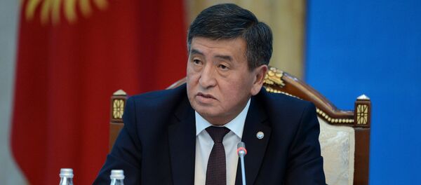 Архивное фото президента Кыргызстана Сооронбая Жээнбекова - Sputnik Кыргызстан