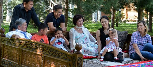 Неопубликованные фотографии президента КР Алмазбека Атамбаева - Sputnik Кыргызстан