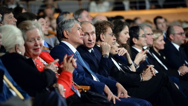 Рабочий визит президента КР Алмазбека Атамбаева в город Санкт-Петербург - Sputnik Кыргызстан
