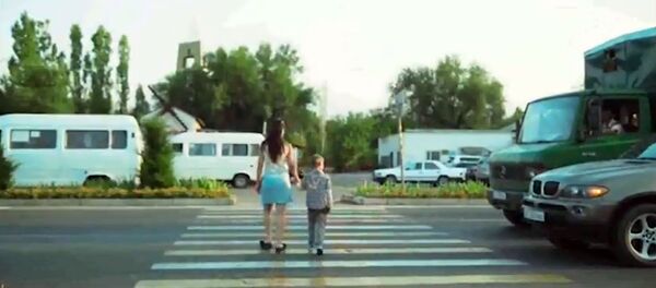 Ребенок объясняет ПДД — ролик, который заставит всех задуматься - Sputnik Кыргызстан