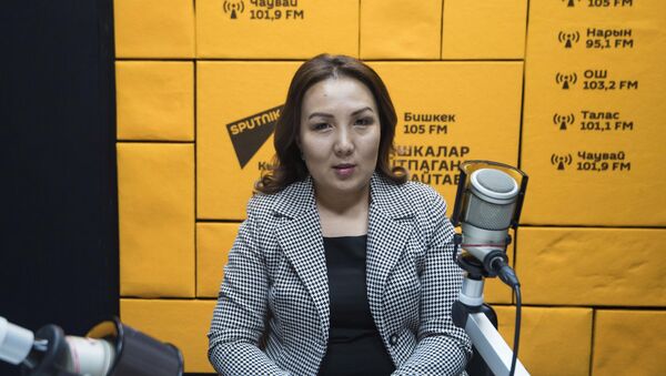 Руководитель отдела по выплате компенсаций и пособий министерства социального развития Айкол Тургунбаева - Sputnik Кыргызстан