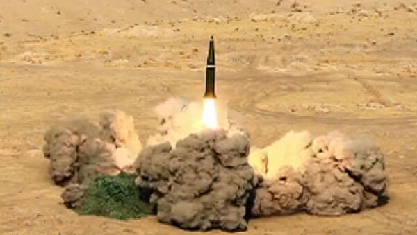 Мощно! Видео запуска обновленной ракеты Искандер-М в Таджикистане - Sputnik Кыргызстан