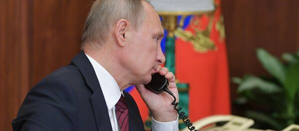 Президент РФ В. Путин провел телефонный разговор с главами ДНР А. Захарченко и ЛНР И. Плотницким - Sputnik Кыргызстан