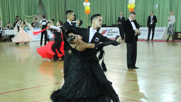 Международный турнир по спортивным бальным танцам Вальс осени — 2017 в Казахстане - Sputnik Кыргызстан