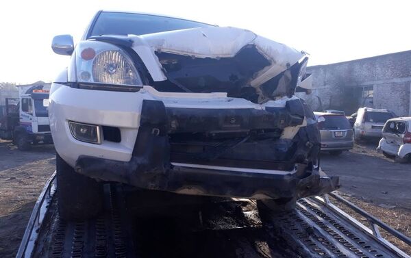 Столкнулись три автомобиля: Toyota Land Cruiser Prado, Daewoo Matiz и Daewoo Labo - Sputnik Кыргызстан