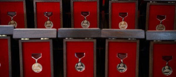 Церемония награждения государственными наградами за вклад в социально-экономическое развитие КР - Sputnik Кыргызстан