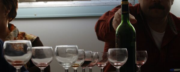 Кафе в Аржантане, на северо-западе Франции - Sputnik Кыргызстан