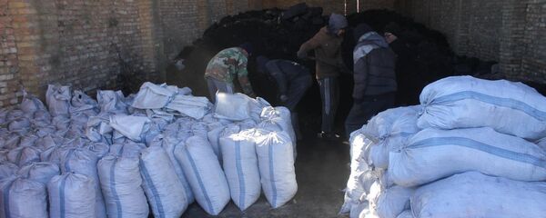 Продажа угля в Нарынской области Продажа угля в Нарынской области - Sputnik Кыргызстан