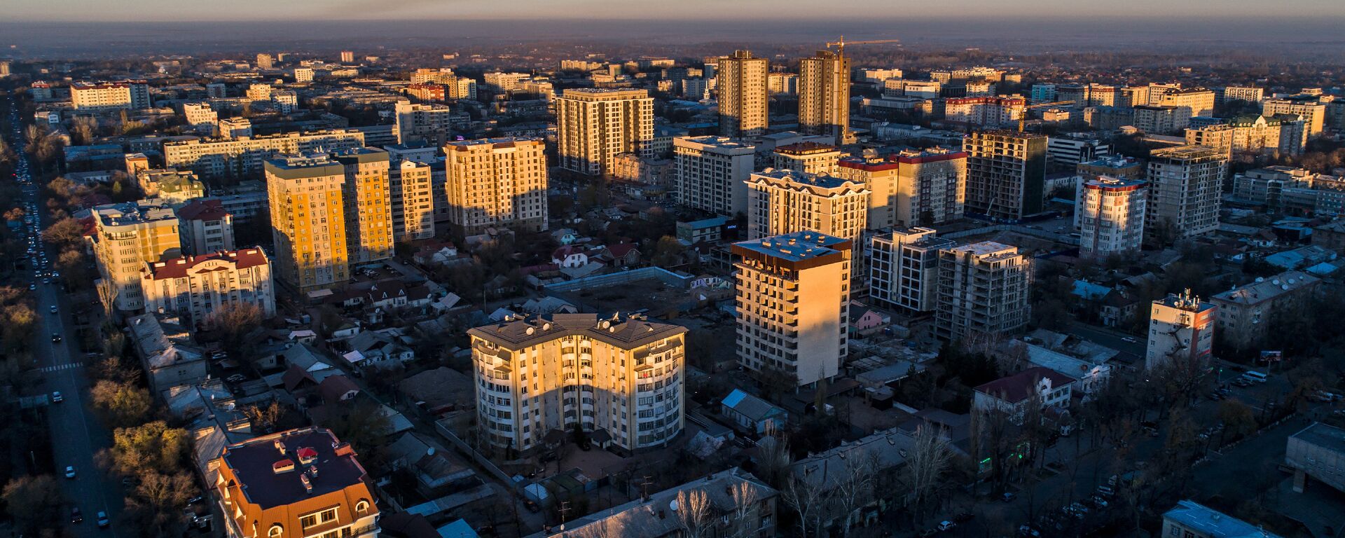 Вид на утренний Бишкек в высоты. Архивное фото - Sputnik Кыргызстан, 1920, 04.03.2024