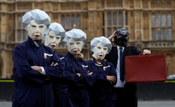 Акция протеста членов британского профсоюза перед зданием парламента в Лондоне - Sputnik Кыргызстан