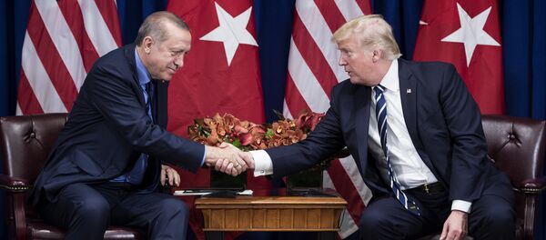 Президент Турции Реджеп Тайип Эрдоган и президент США Дональд Трамп - Sputnik Кыргызстан