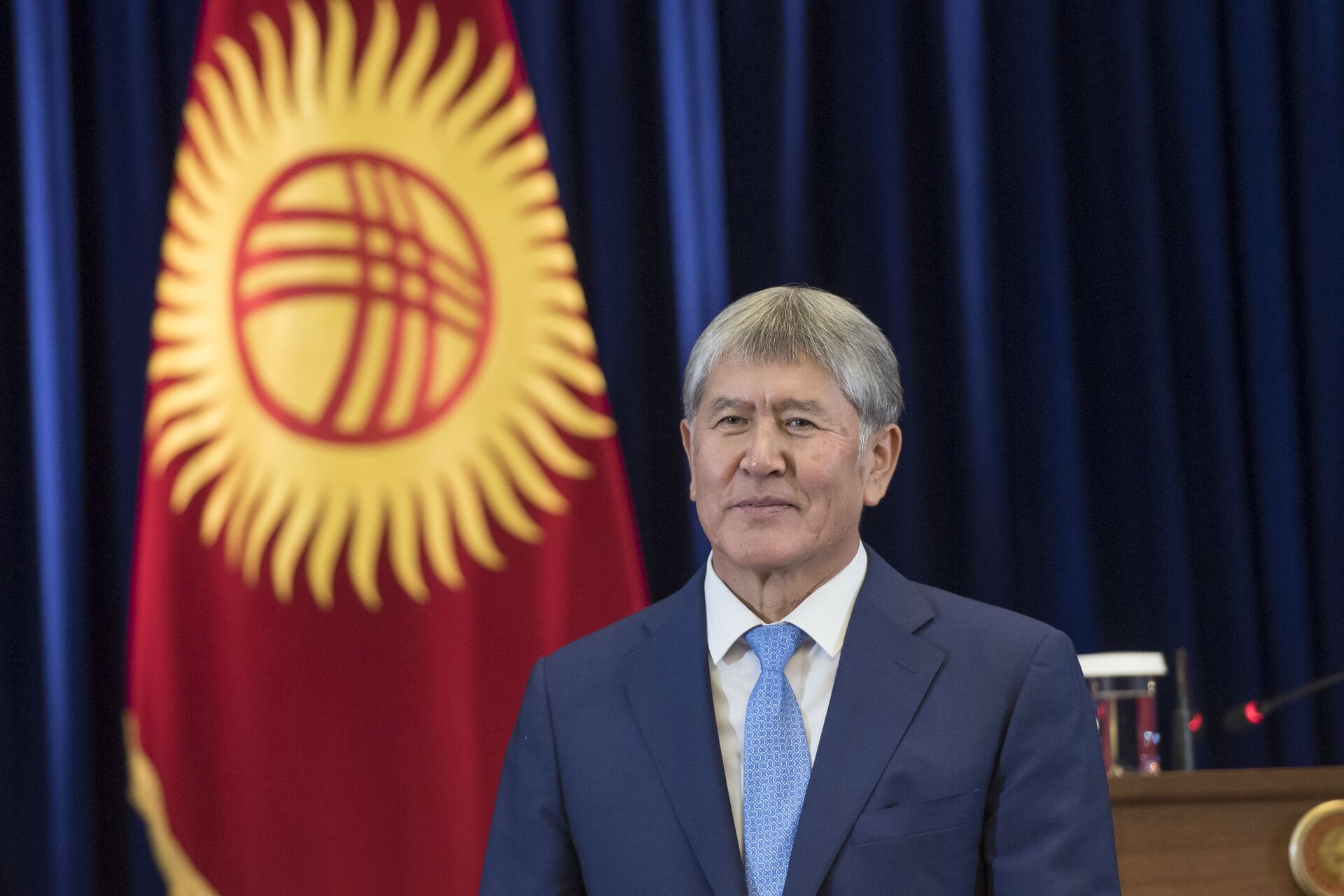 Президент Кыргызской Республики Алмазбек Атамбаев - Sputnik Кыргызстан, 1920, 16.02.2022
