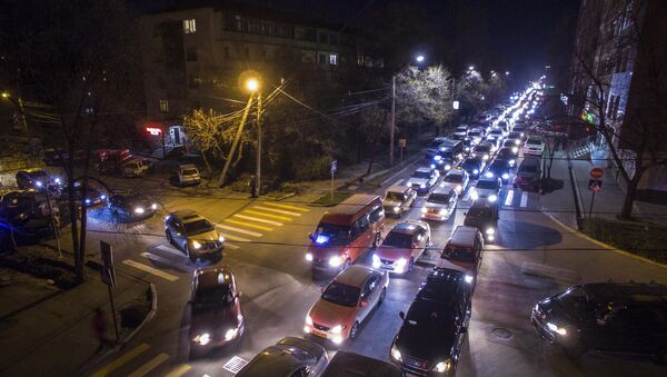 Автомобильный затор на одной из улиц Бишкека. Архивное фото - Sputnik Кыргызстан