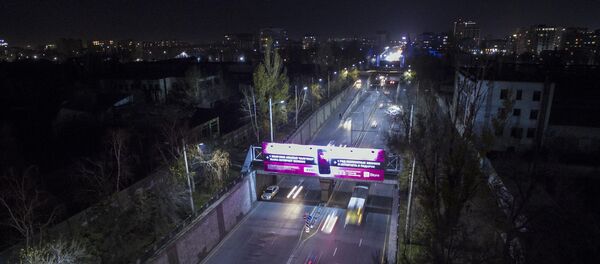 Автомобильный затор в день черной пятницы в Бишкеке Автомобильный затор в день черной пятницы в Бишкеке - Sputnik Кыргызстан