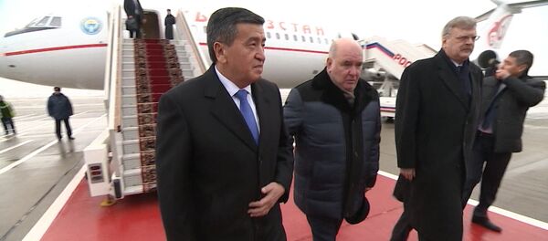 Сооронбай Жээнбеков биринчи чет элдик сапарын Москвага жасады - Sputnik Кыргызстан