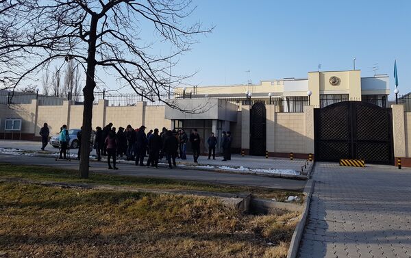 Казакстандын элчилиги митингге эч кандай реакция кылган жок - Sputnik Кыргызстан