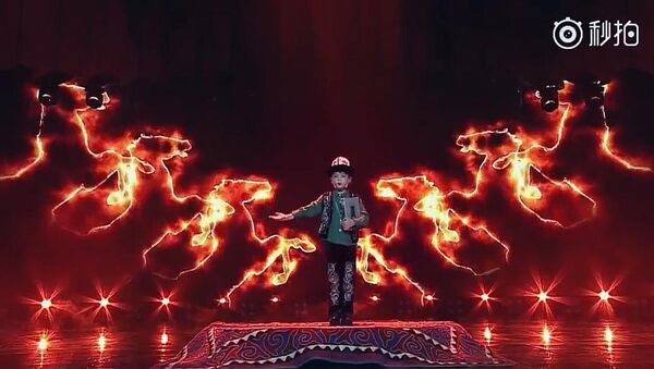 Маленький манасчи произвел фурор на шоу талантов в Китае — эффектное видео - Sputnik Кыргызстан