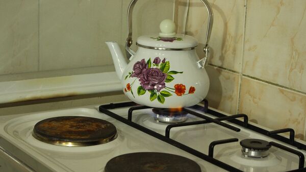 Чайник на газовой плите. Архивное фото - Sputnik Кыргызстан