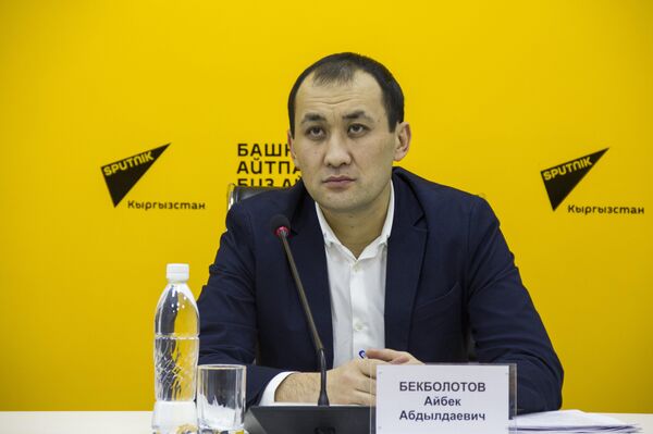 Заместитель директора Республиканского центра СПИД при Министерстве здравоохранения Айбек Бекболотов - Sputnik Кыргызстан