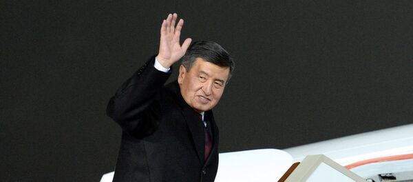 Президент Сооронбай Жээнбековдун архивдик сүрөтү - Sputnik Кыргызстан