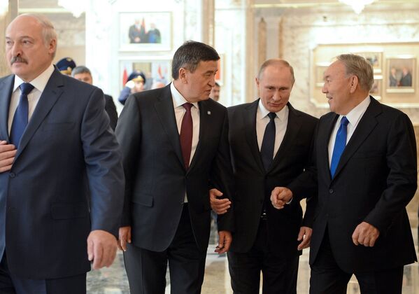 Рабочий визит президента КР Сооронбая Жээнбекова в Минск - Sputnik Кыргызстан