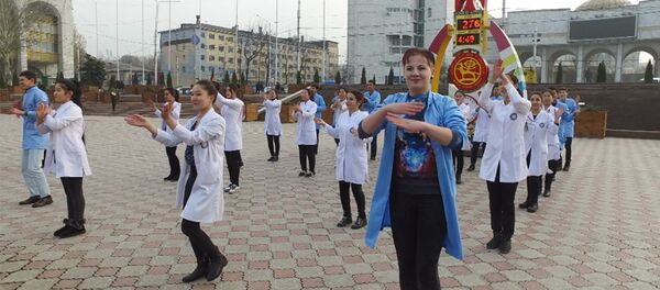 Ала-тоо аянтында студенттер СПИДге каршы бий флешмобун уюштурду - Sputnik Кыргызстан