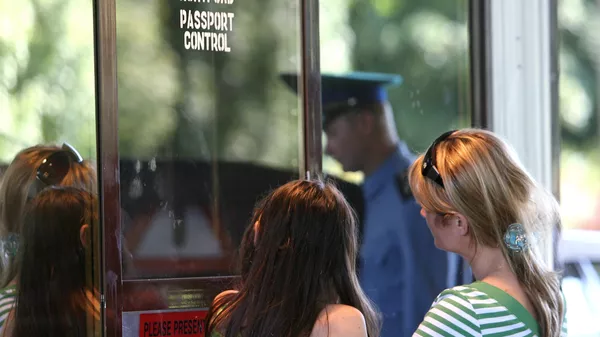 Работа отделения погранконтроля Мамоново-Автодорожное в Калининградской области - Sputnik Кыргызстан
