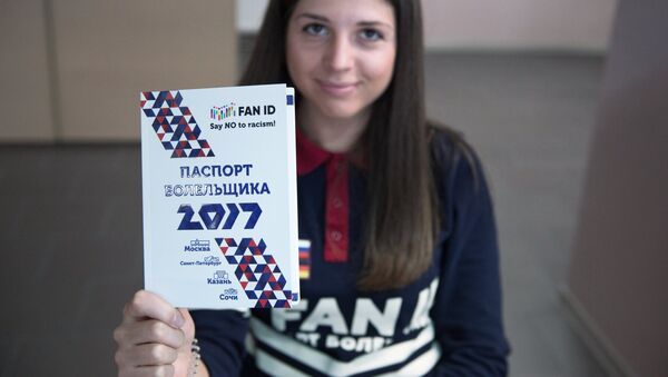 Выдача первых паспортов болельщиков Кубка конфедераций 2017 - Sputnik Кыргызстан